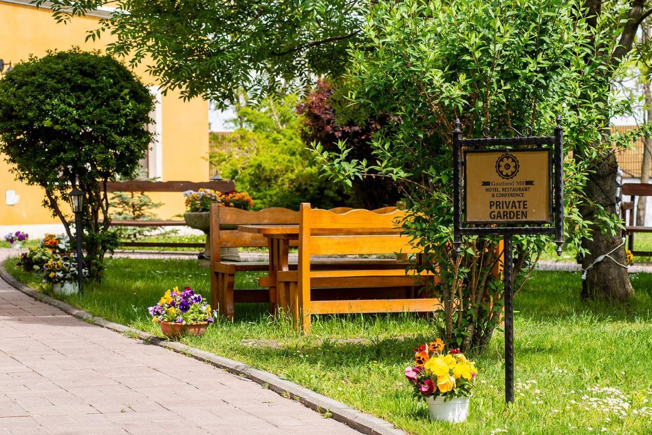 Gastland M0 Hotel & Conference Center Szigetszentmiklós Exteriör bild
