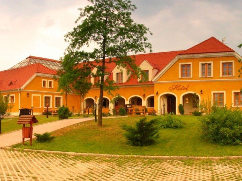 Gastland M0 Hotel & Conference Center Szigetszentmiklós Exteriör bild