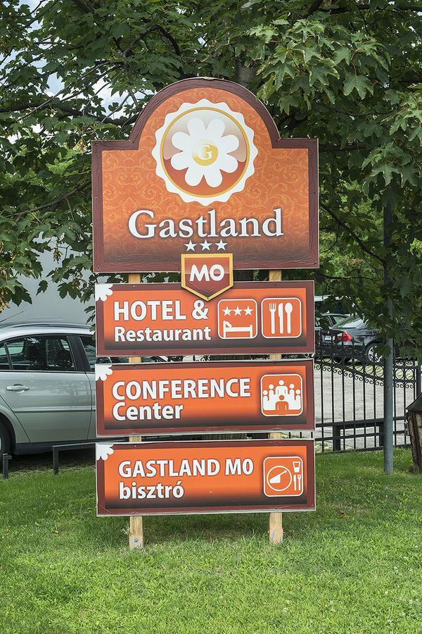 Gastland M0 Hotel & Conference Center Szigetszentmiklós Exteriör bild